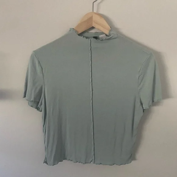 Light Green Ruffled Shirt - Picture 4 of 4